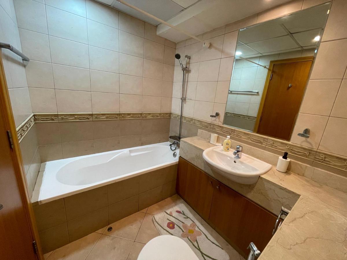 Metro Premium Location Spacious 2 Bedroom Apartment Right Next To The Metro Dubai Buitenkant foto